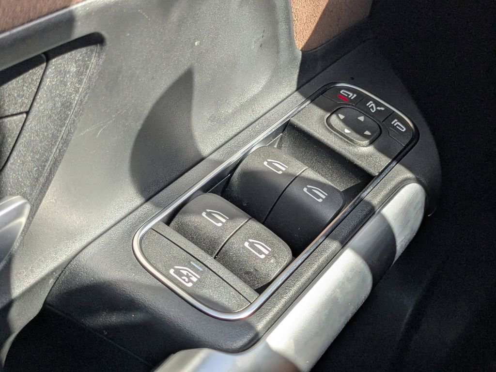 Used 2025 Mercedes-Benz GLA 250 image 10