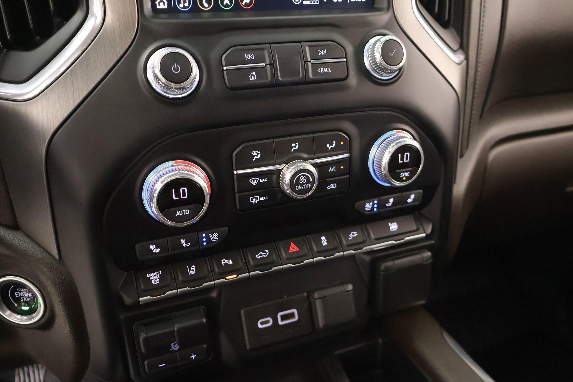 Used 2021 GMC Sierra 3500 Denali w/ Denali Ultimate Package AWD/4WD image 7