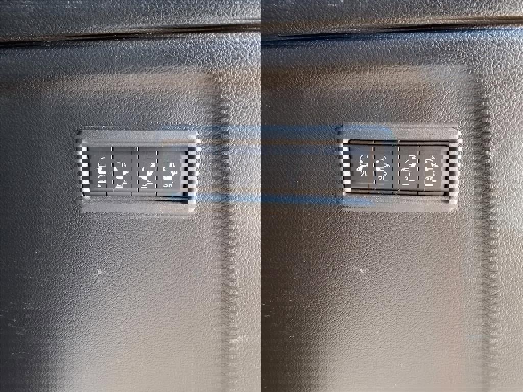 Used 2024 Jeep Wagoneer L Series II w/ Premium Group I image 25