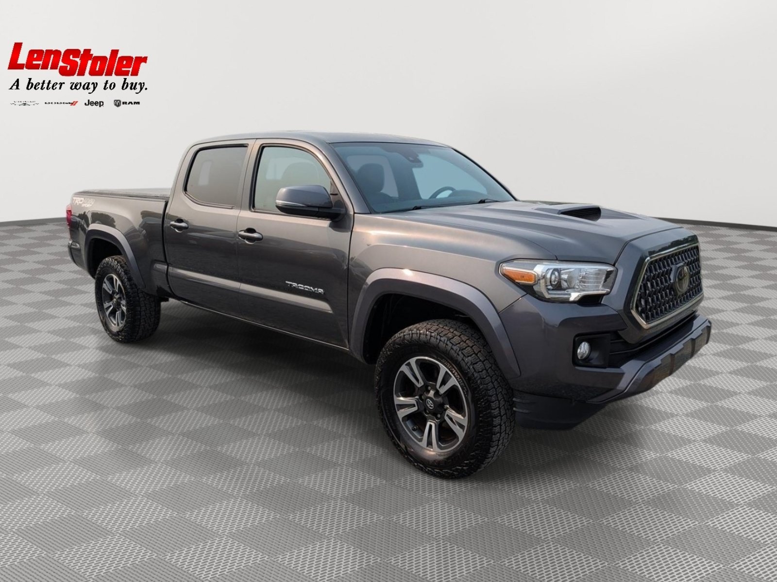 Used 2018 Toyota Tacoma TRD Sport w/ TRD Premium Sport Package AWD/4WD image 7