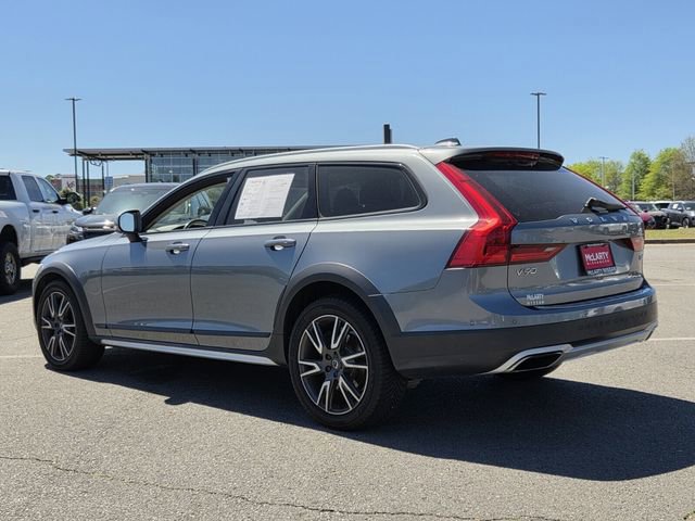 Used 2017 Volvo V90 T6 Cross Country image 3