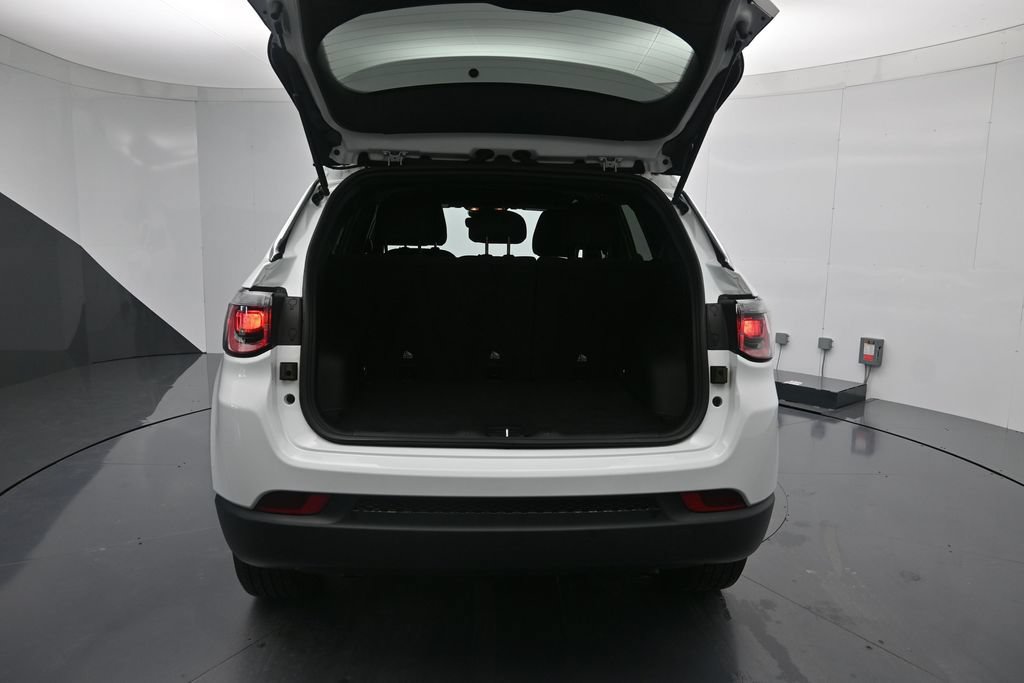 Used 2024 Jeep Compass Sport AWD/4WD image 23