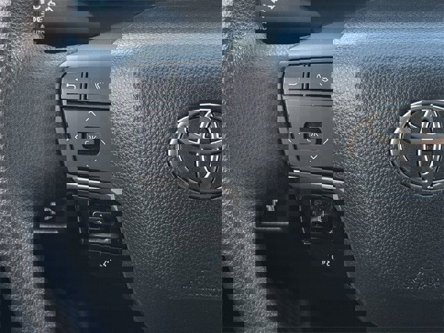 Used 2025 Toyota Camry LE image 14