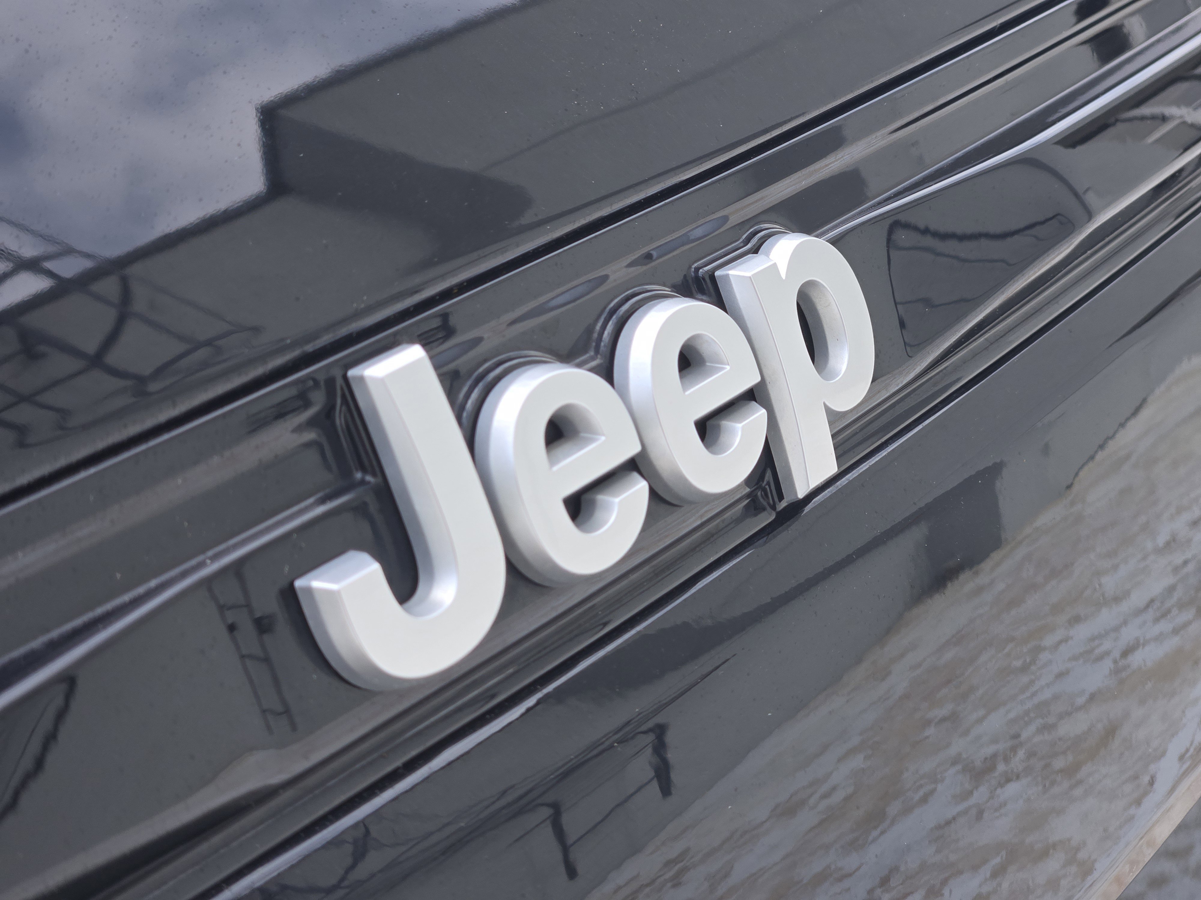 Used 2024 Jeep Grand Cherokee Summit AWD/4WD image 12