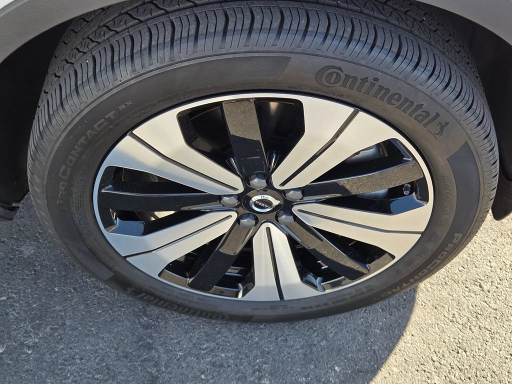 Certified 2023 Volvo XC40 Recharge Plus AWD/4WD image 9