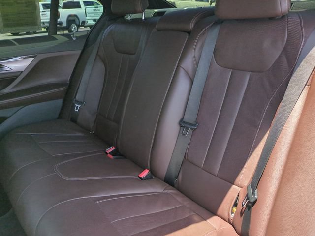 Used 2022 BMW 740i w/ M Sport Package RWD image 26