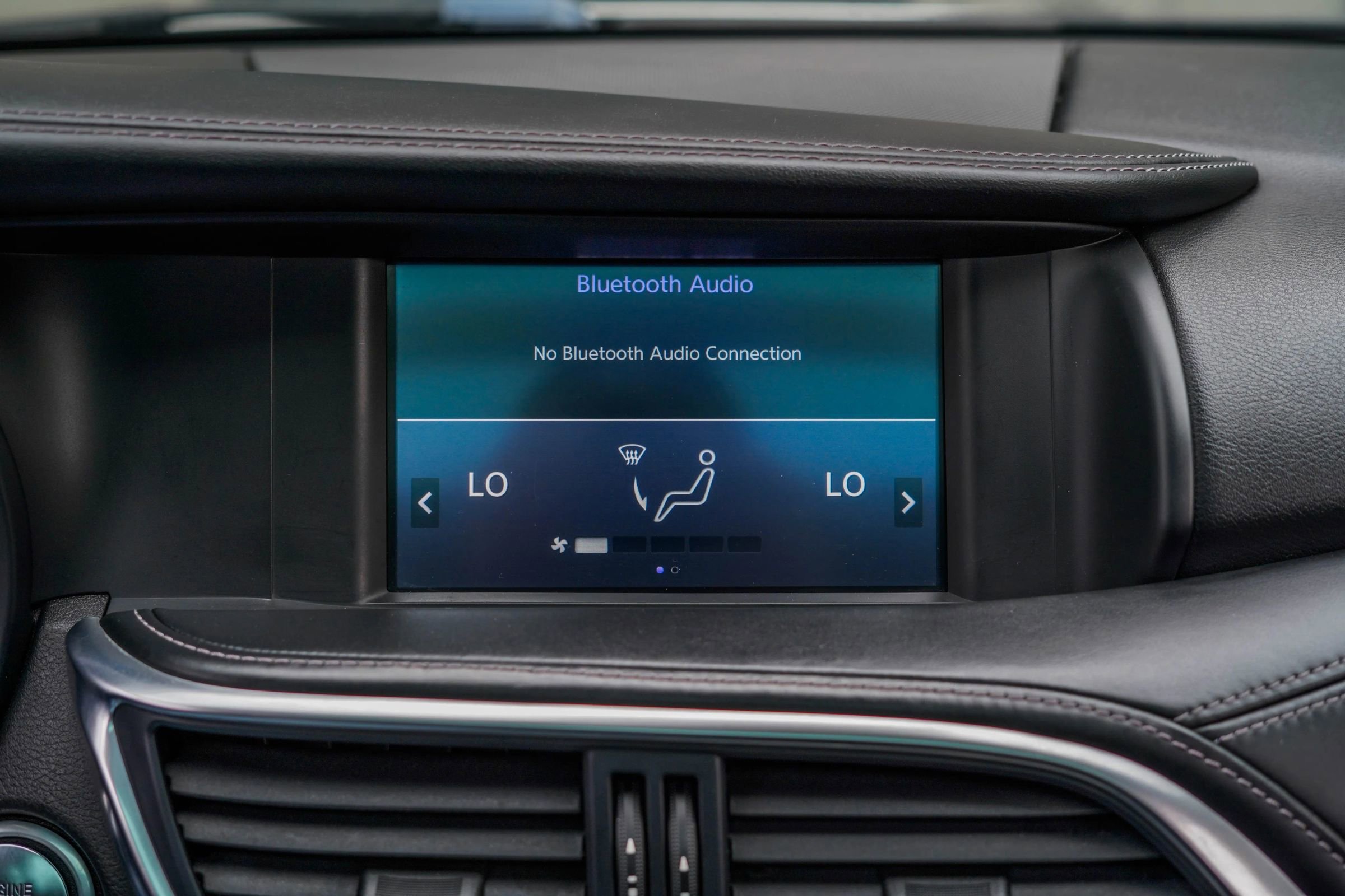 Used 2017 INFINITI QX30 Premium w/ Technology Package FWD image 21
