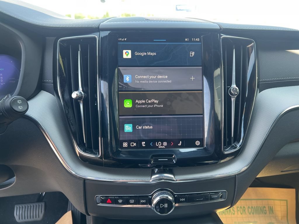 Certified 2024 Volvo XC60 T8 Ultimate w/ Climate Package AWD/4WD image 21