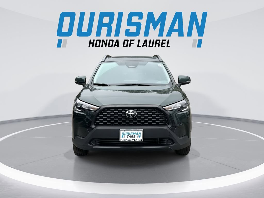 Used 2023 Toyota Corolla Cross LE w/ Moonroof Package image 3