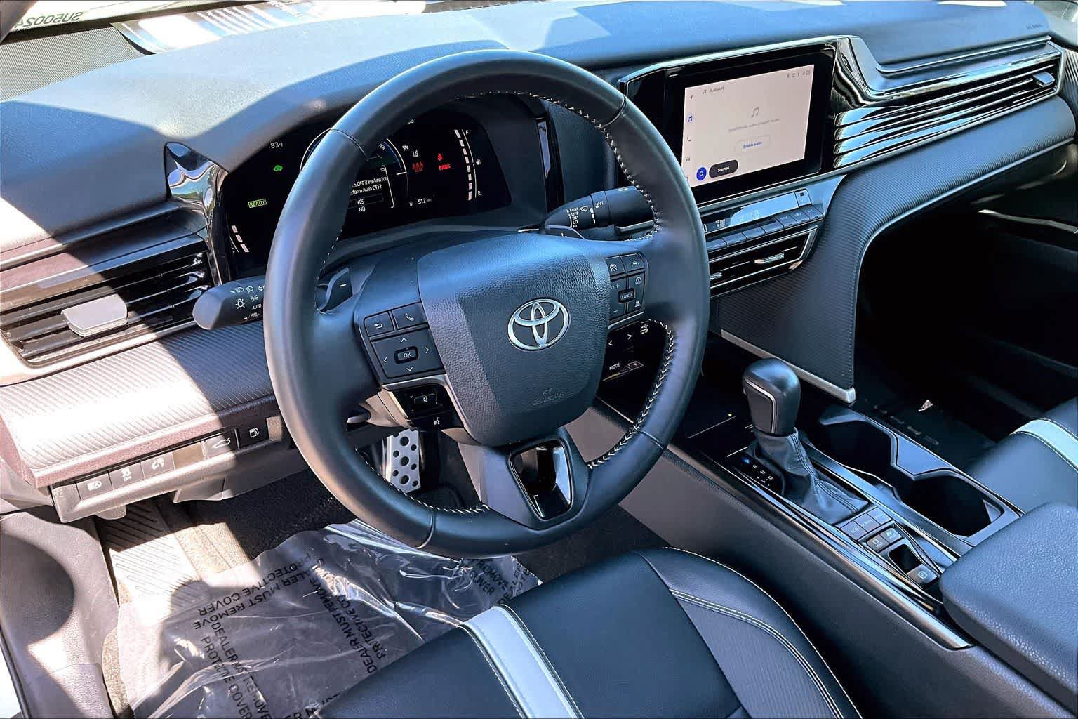 Used 2025 Toyota Camry SE FWD image 17