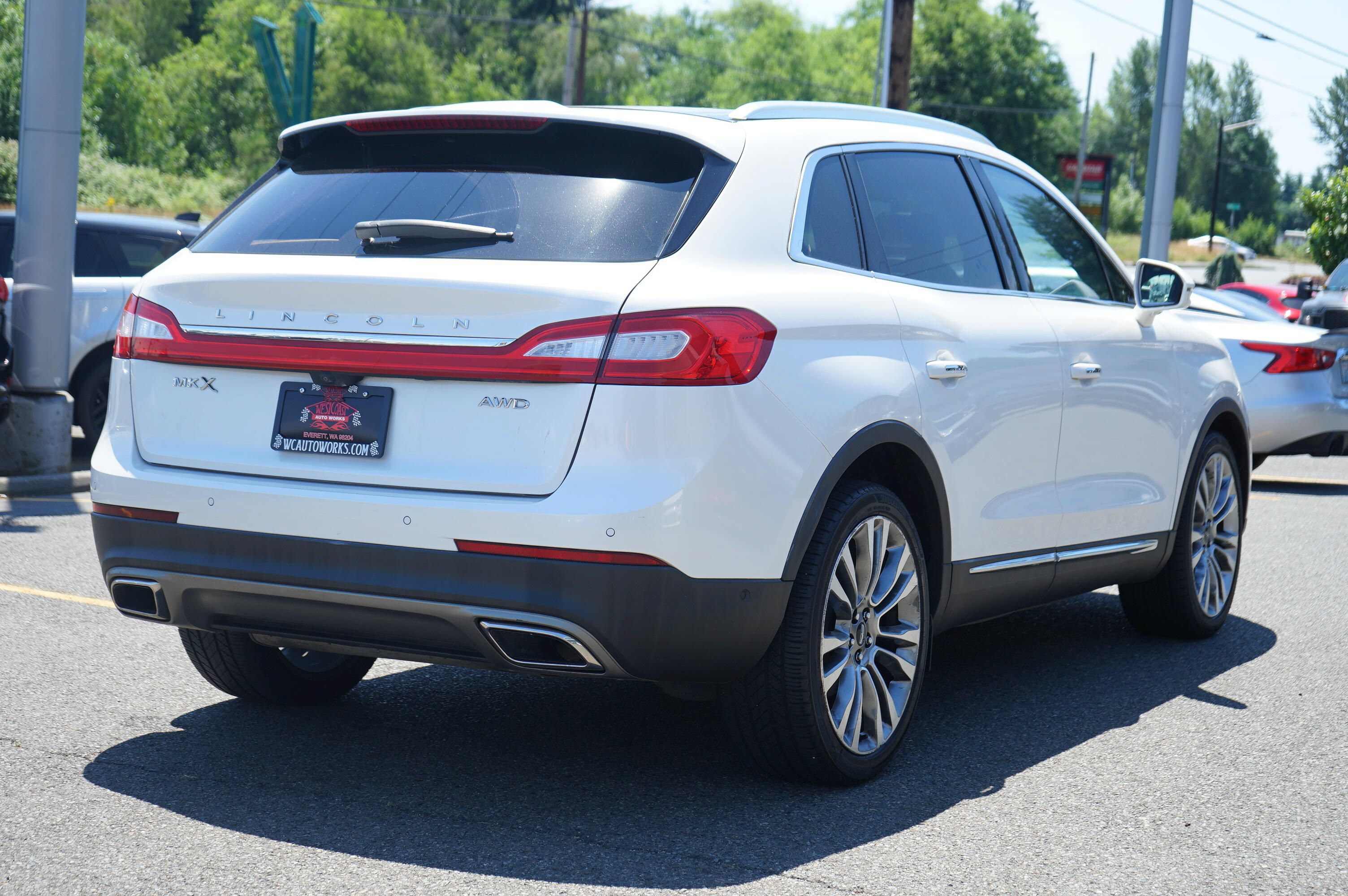 Used 2016 Lincoln MKX Reserve w/ Luxury Package AWD/4WD image 5