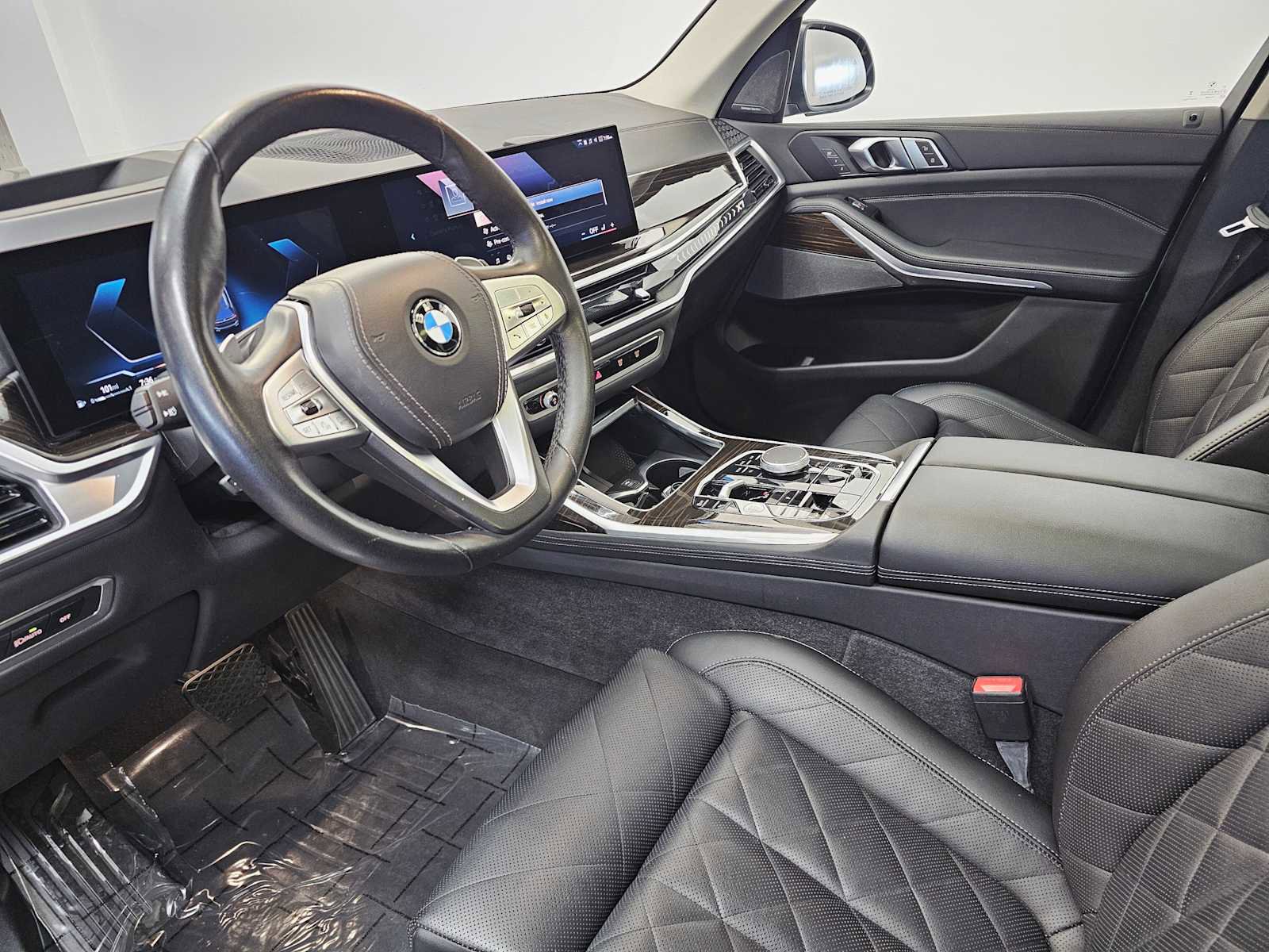 Used 2024 BMW X7 xDrive40i image 2