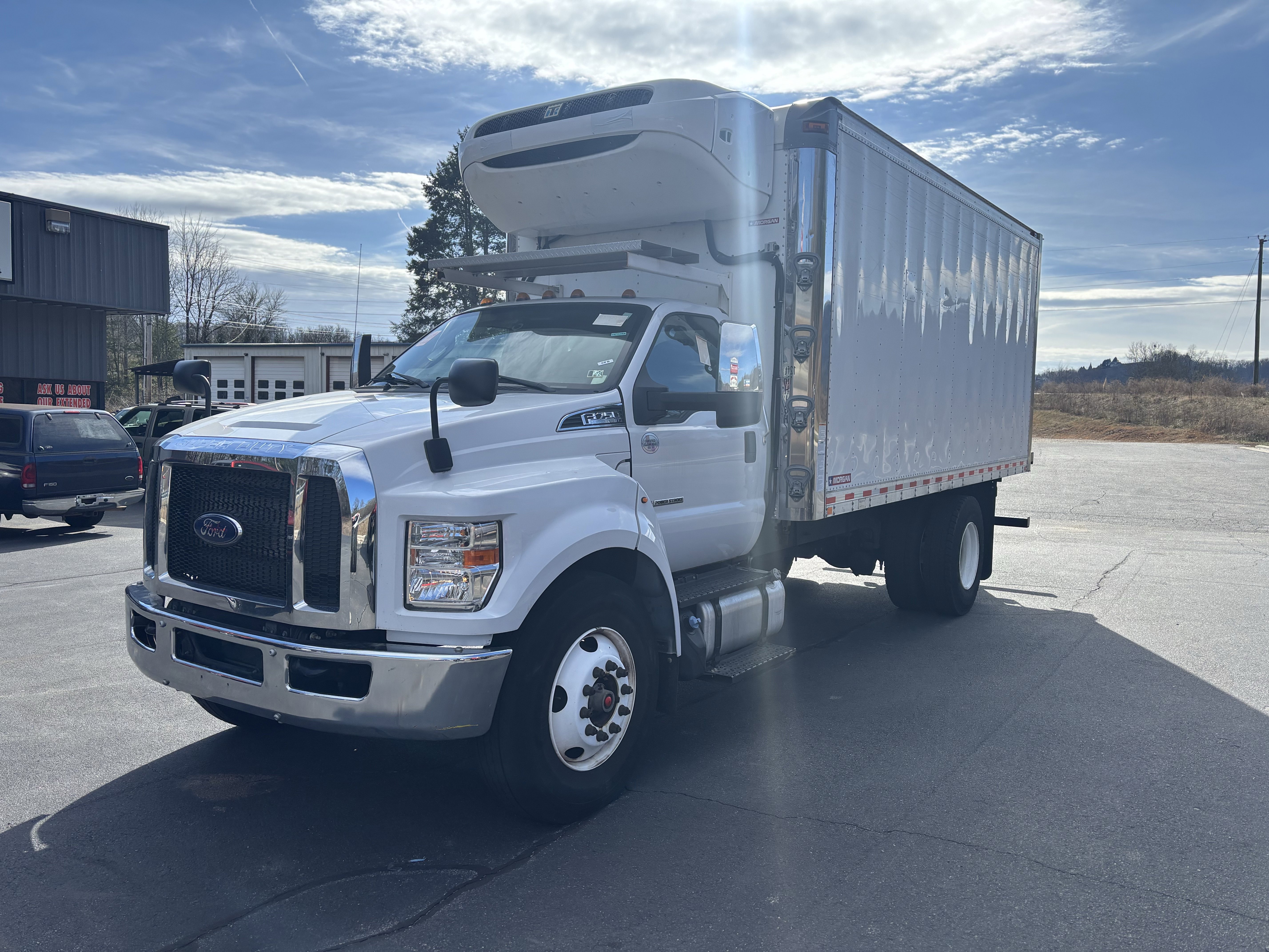 Used 2021 Ford F750 2WD Regular Cab Super Duty image 2