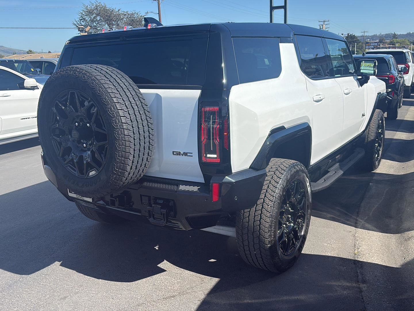 Used 2025 GMC Hummer EV 3X w/ LPO, Dark Essentials Package image 5