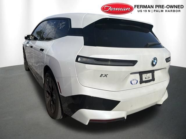 Used 2024 BMW iX xDrive50 w/ Sport Package AWD/4WD image 2