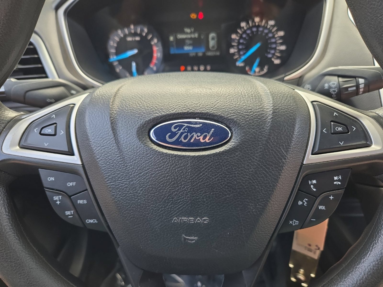 Used 2015 Ford Fusion SE FWD image 20