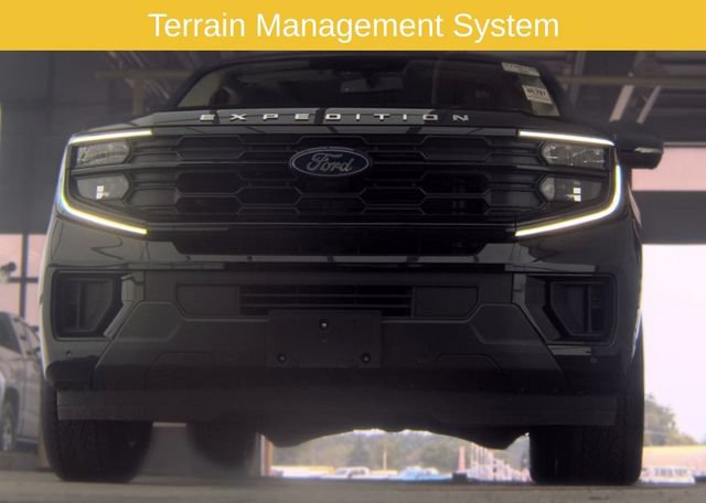 Used 2025 Ford Expedition Active AWD/4WD image 14