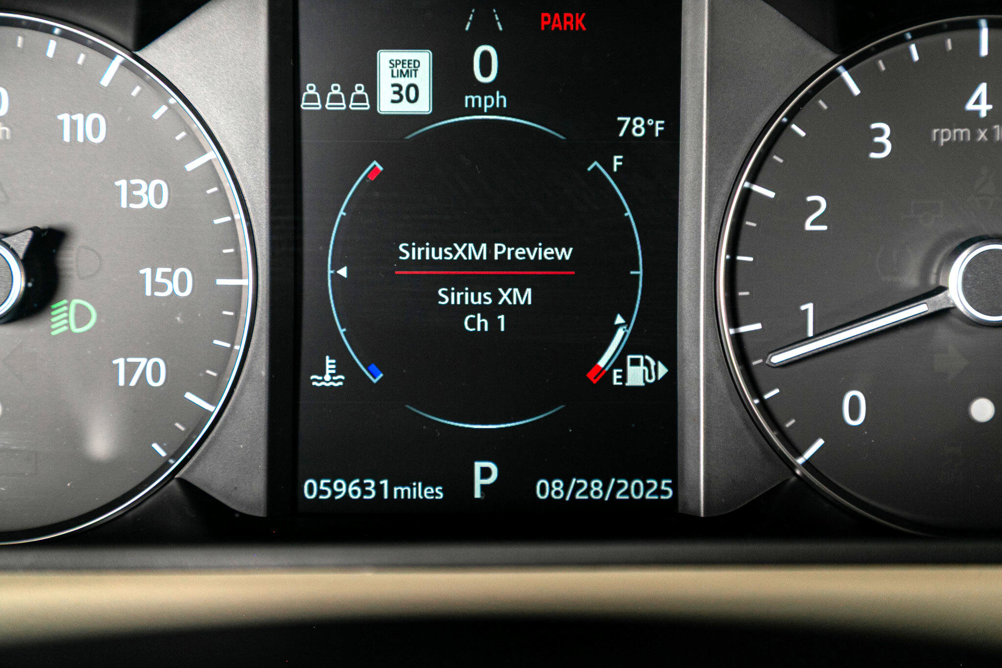 Used 2020 Land Rover Range Rover Velar S image 15