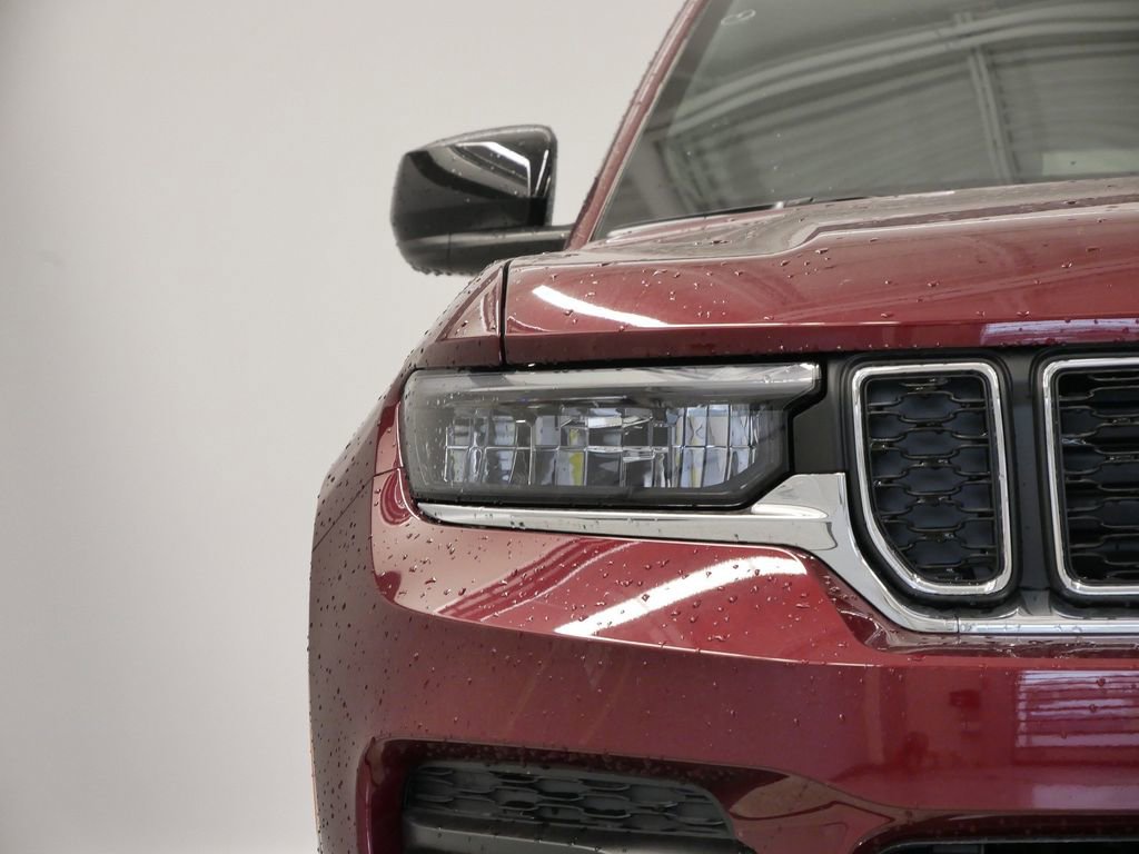 New 2025 Jeep Grand Cherokee Laredo w/ Luxury Tech Group I image 48