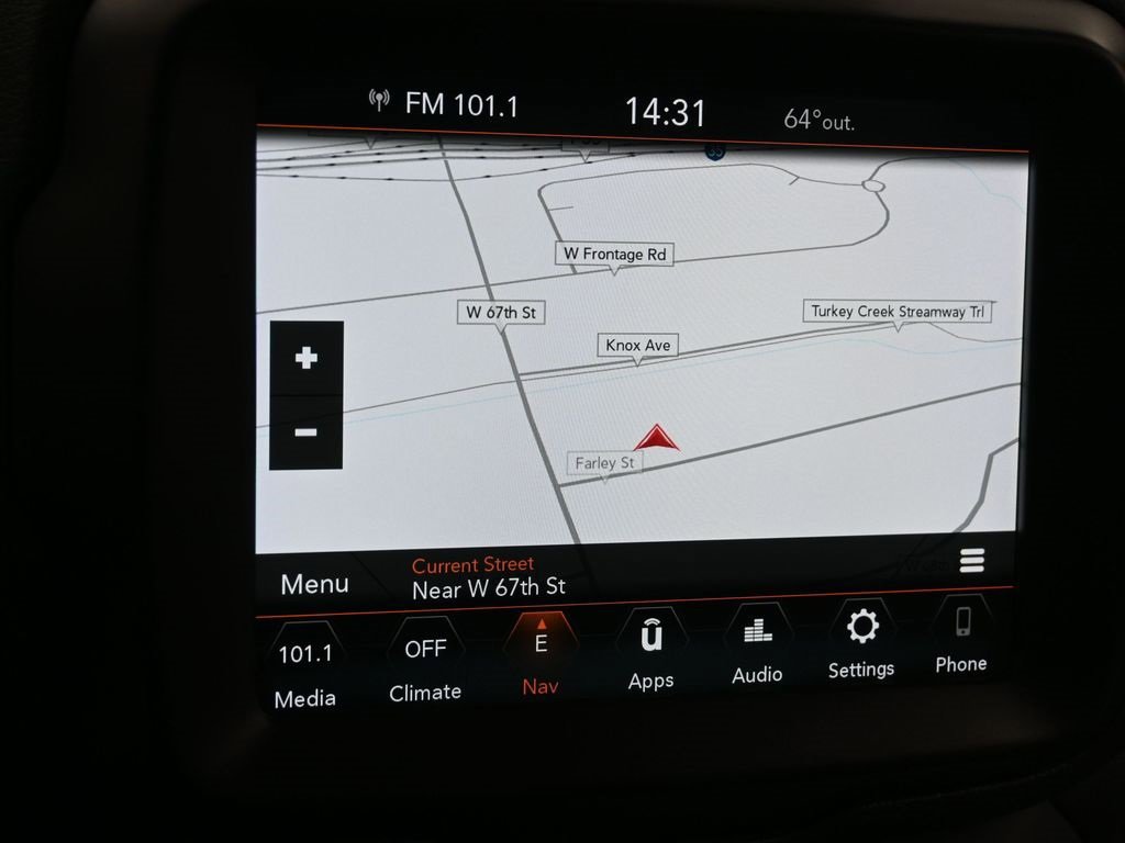 Used 2021 Jeep Renegade Latitude w/ Luxury Group II image 9