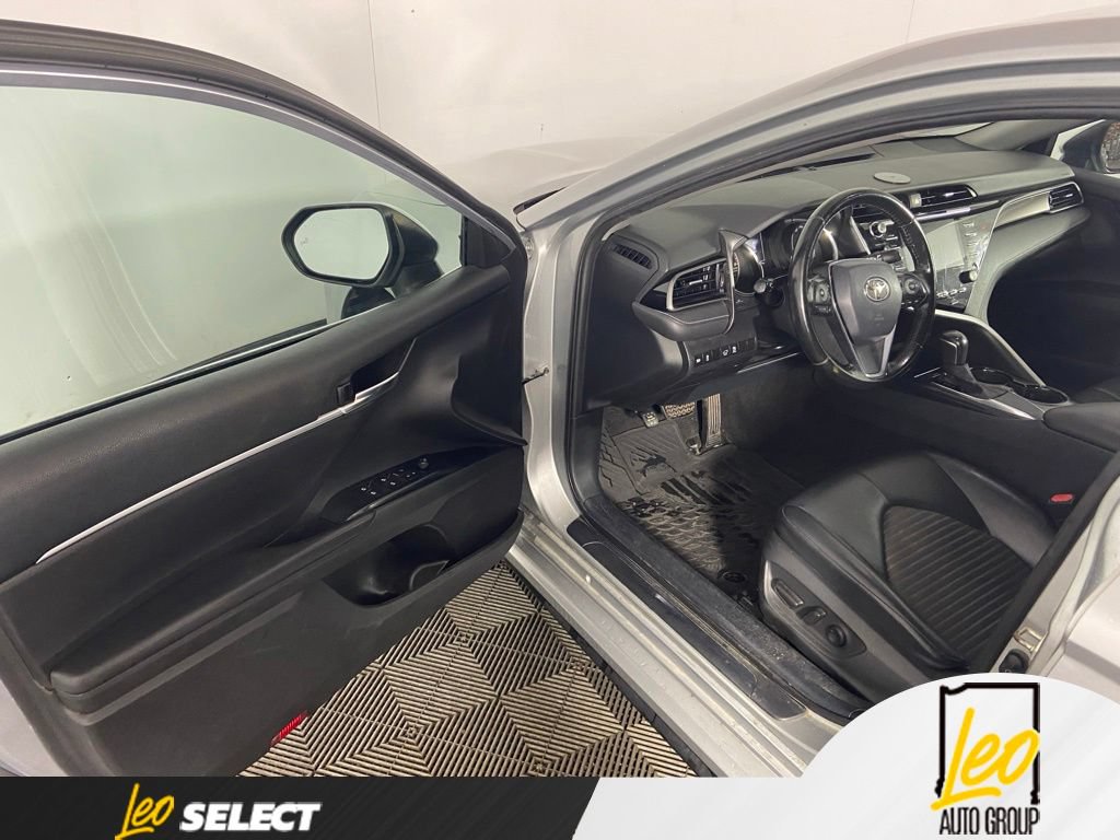 Used 2020 Toyota Camry SE w/ Audio Package FWD image 11