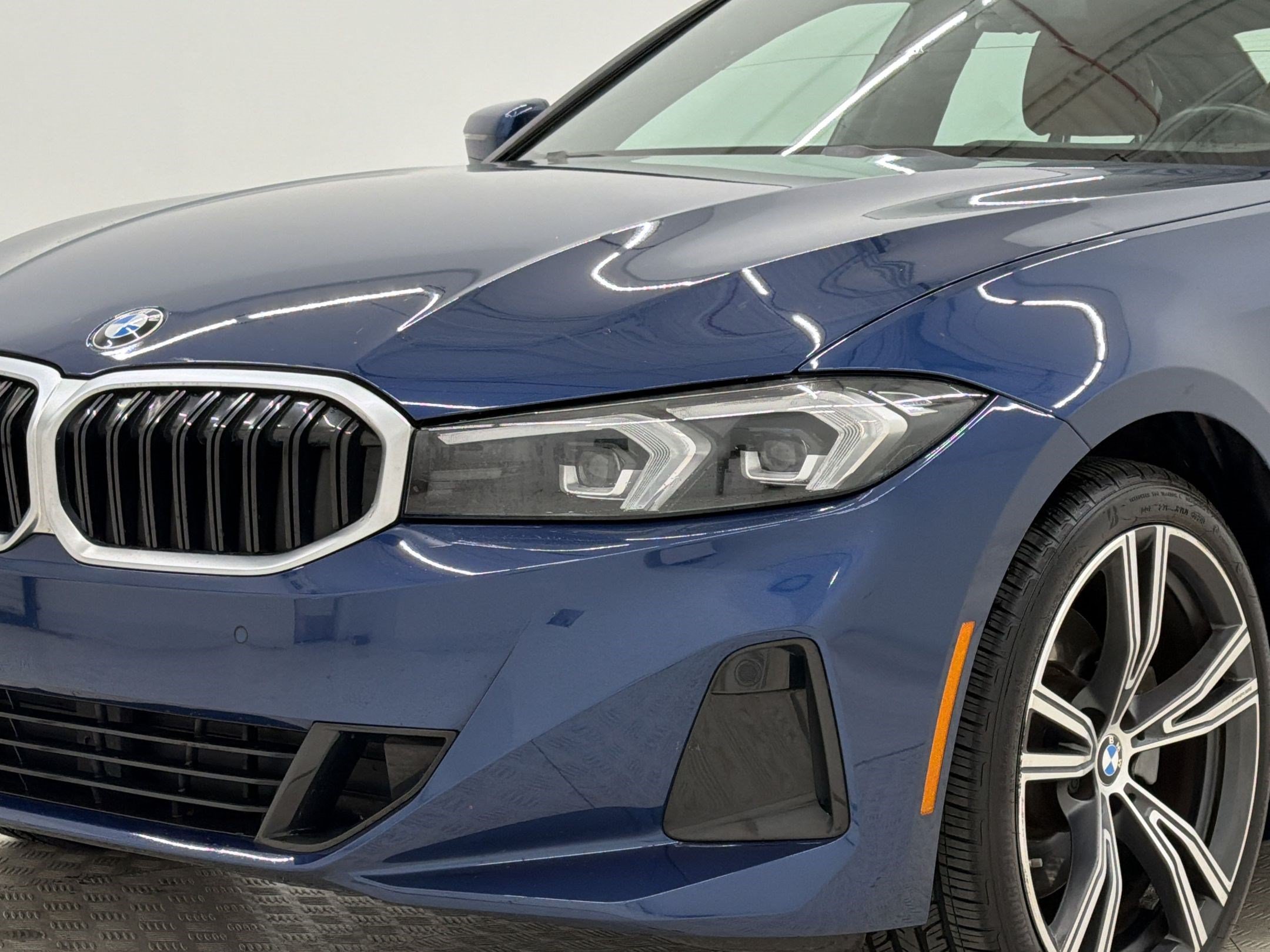 Used 2023 BMW 330i Sedan w/ Premium Package RWD image 11