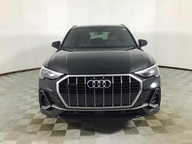 Used 2020 Audi Q3 2.0T Premium w/ Convenience Package image 2