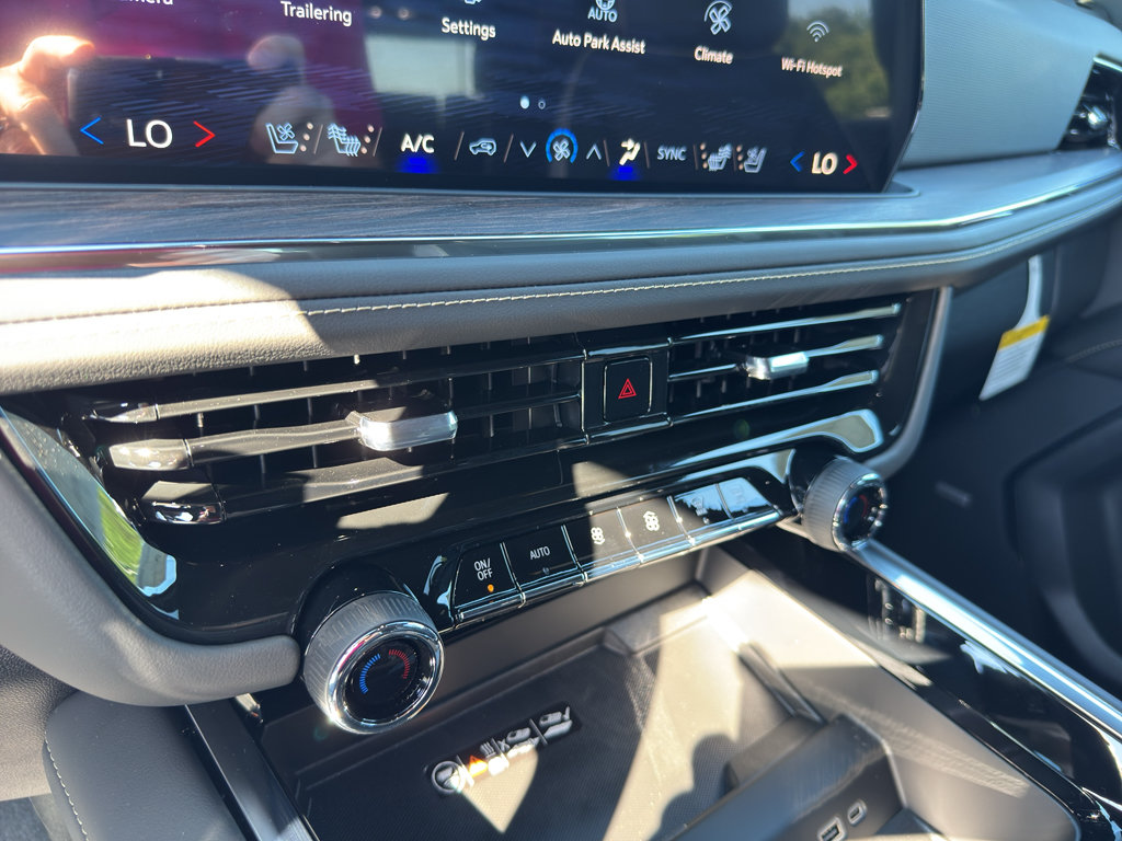 New 2026 Chevrolet Tahoe Premier AWD/4WD image 19