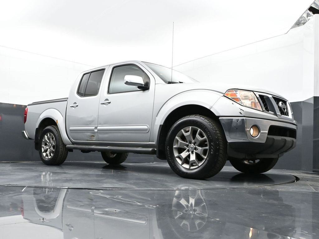 Used 2014 Nissan Frontier SL w/ SL Moonroof Package image 39