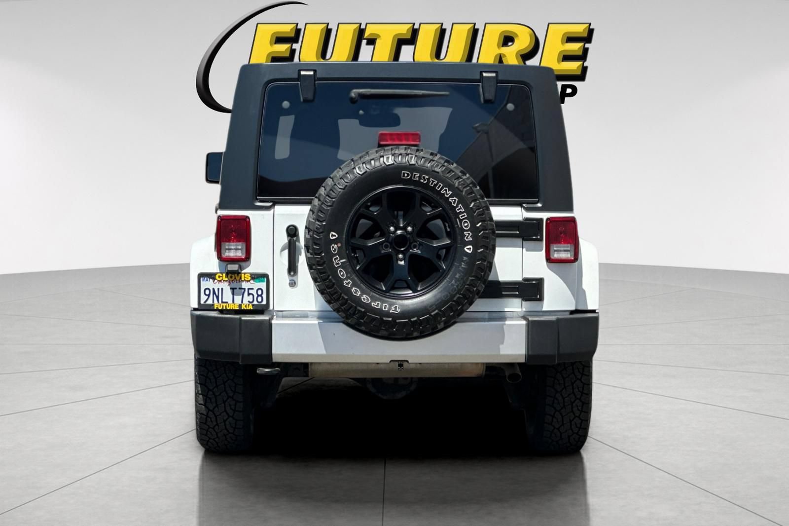 Used 2017 Jeep Wrangler Unlimited Sahara w/ Connectivity Group AWD/4WD image 5