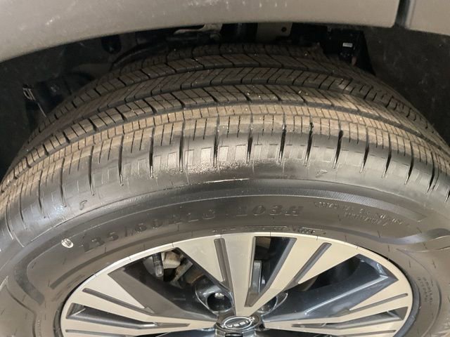 Used 2023 Nissan Rogue SV w/ SV Premium B Package image 8