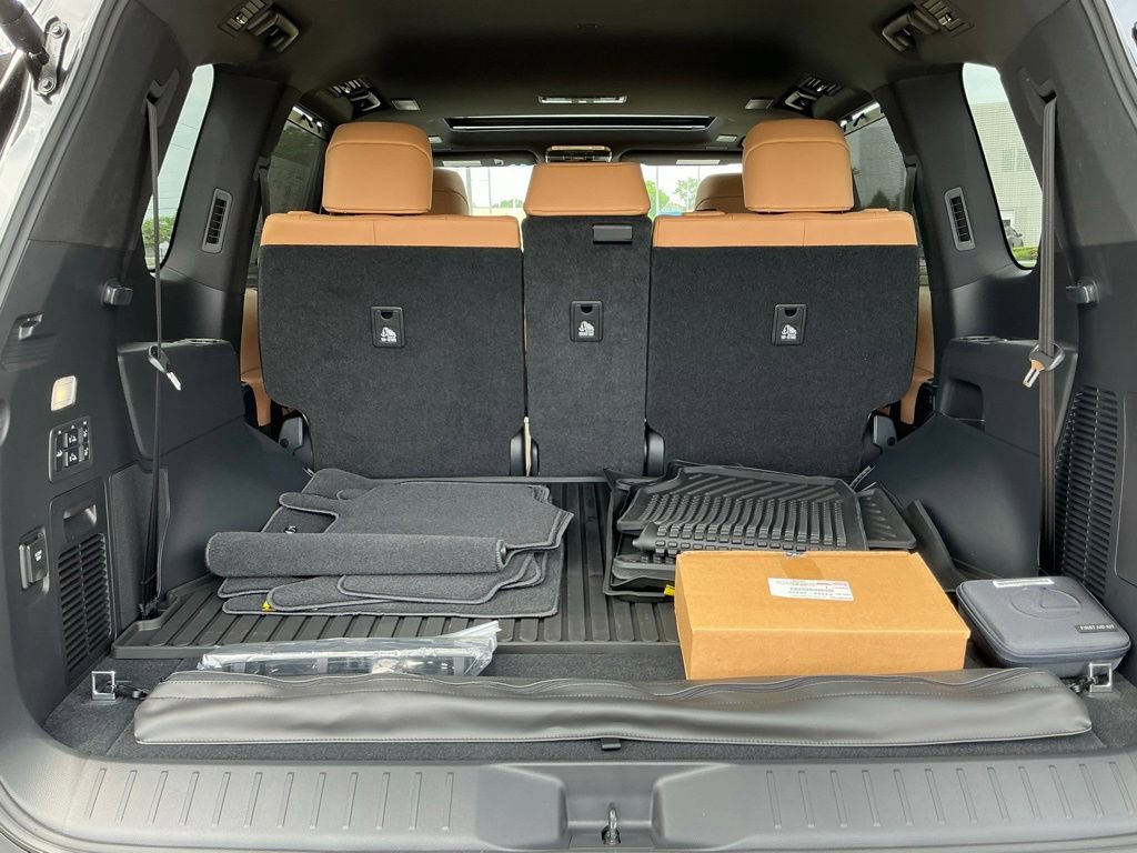 New 2026 Lexus LX 600 4WD w/ Accessory Package (2T) image 18