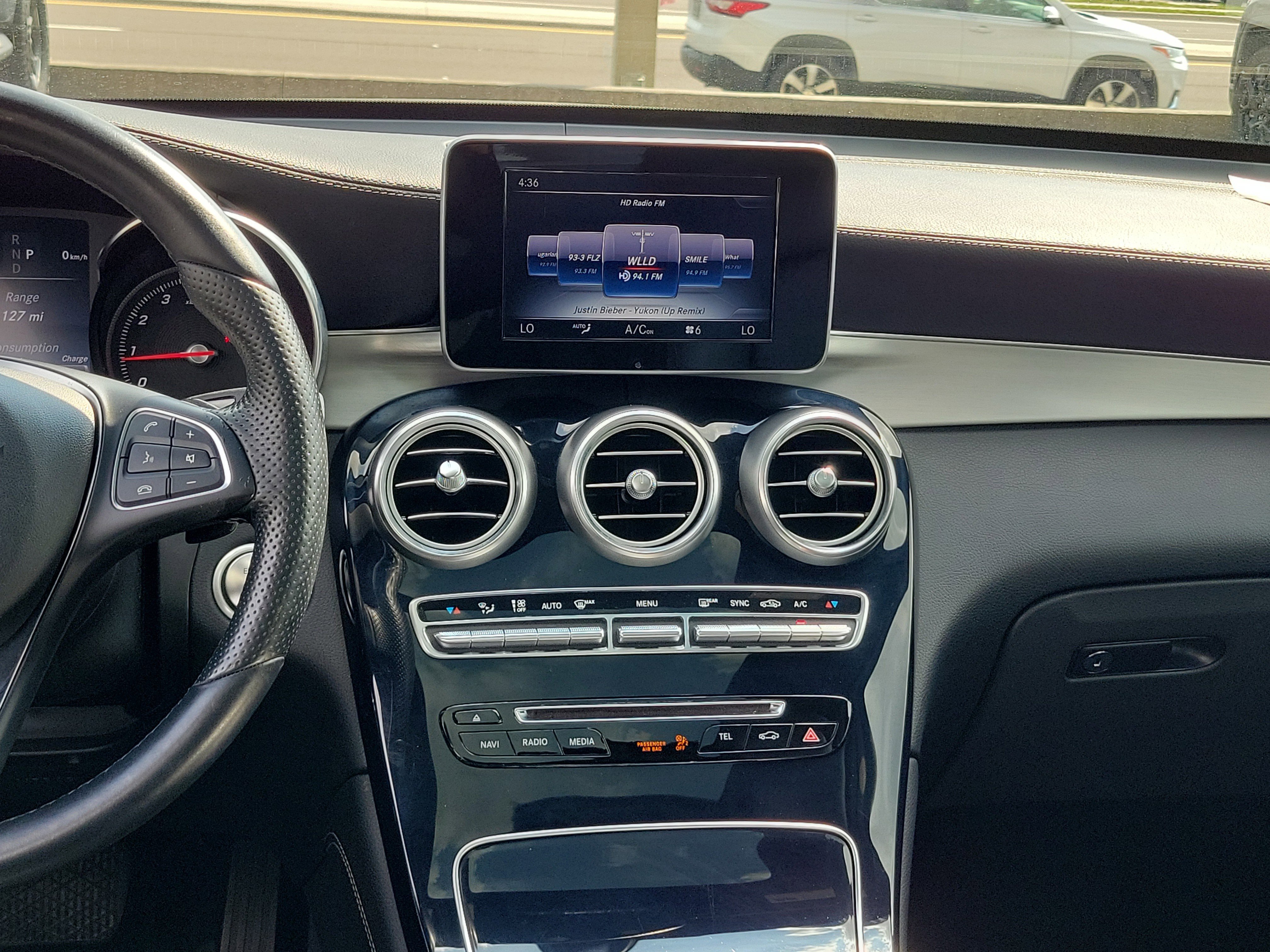 Used 2017 Mercedes-Benz GLC 300 4MATIC image 17