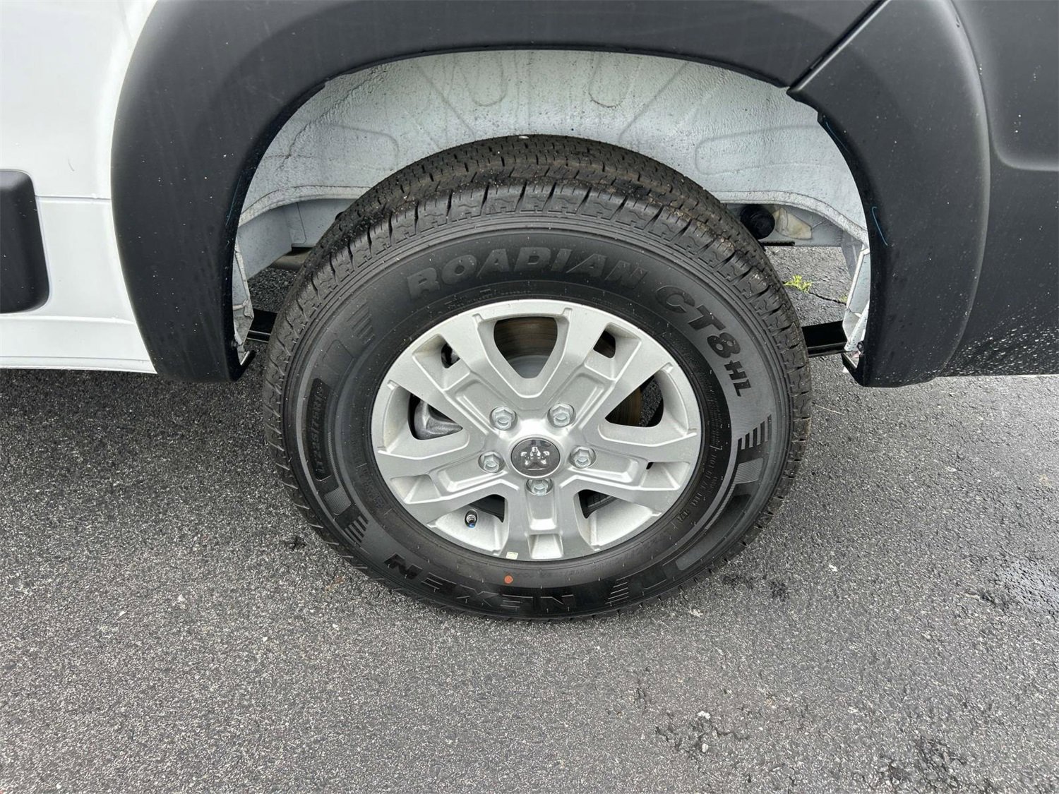 New 2025 RAM ProMaster 2500 w/ Quick Order Package 22G SLT image 11