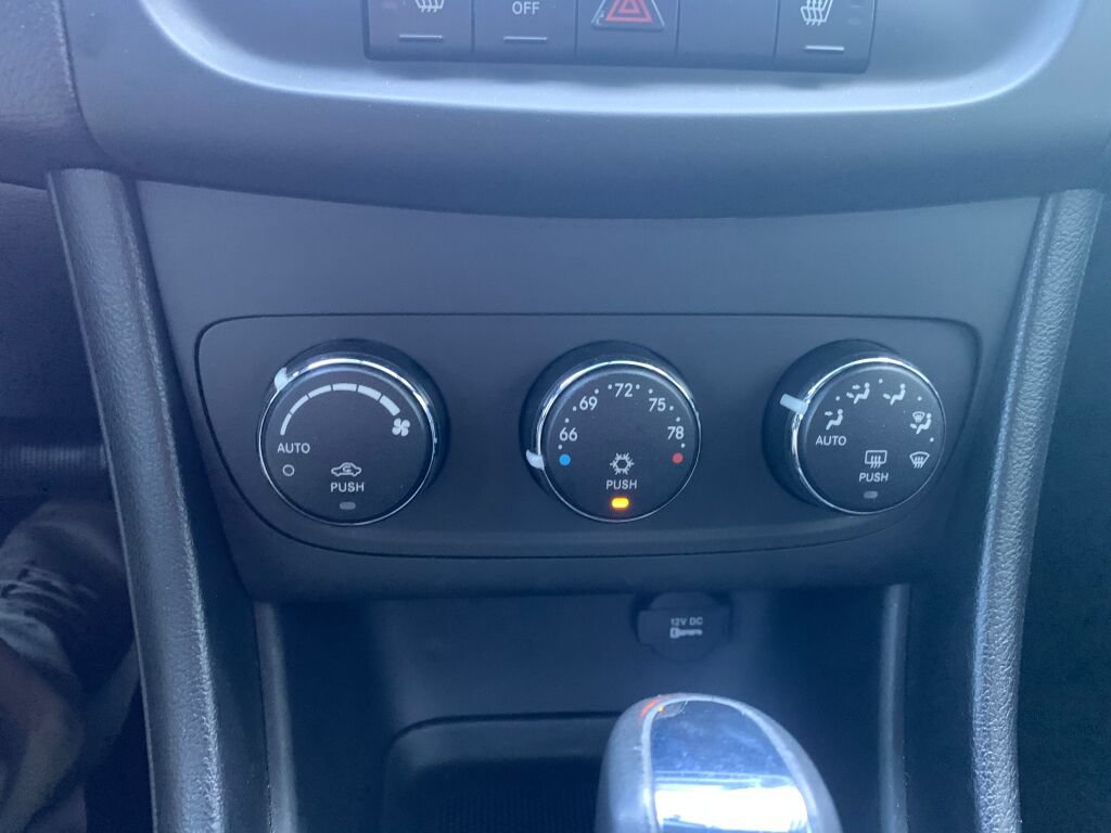 Used 2013 Dodge Avenger SXT w/ Rallye Appearance Group FWD image 22