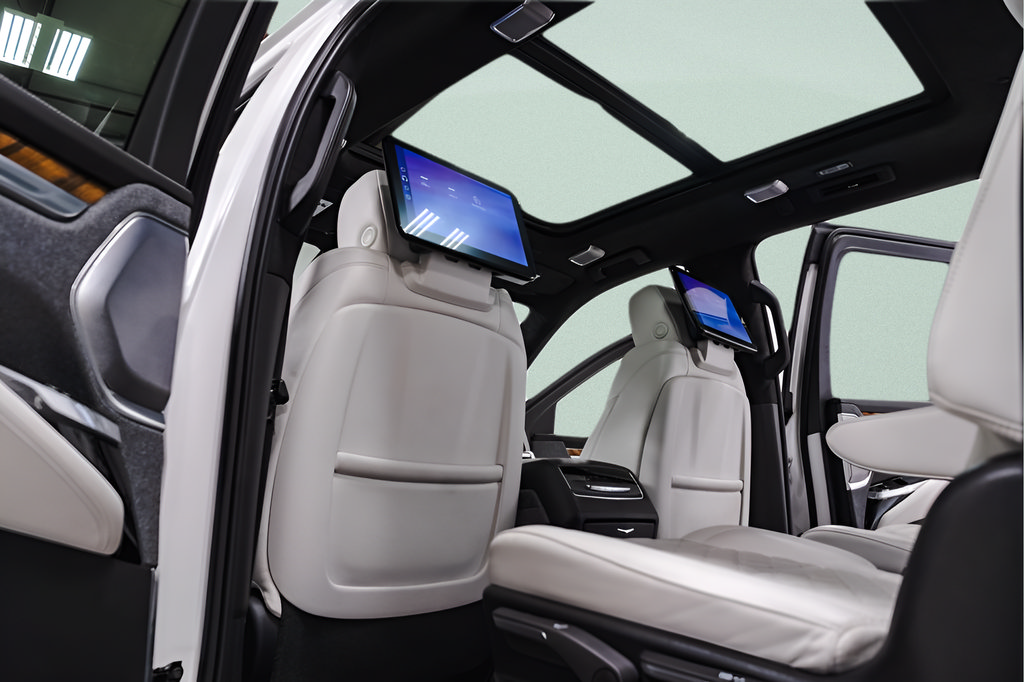 Used 2025 Cadillac Escalade ESV Sport Platinum AWD/4WD image 36