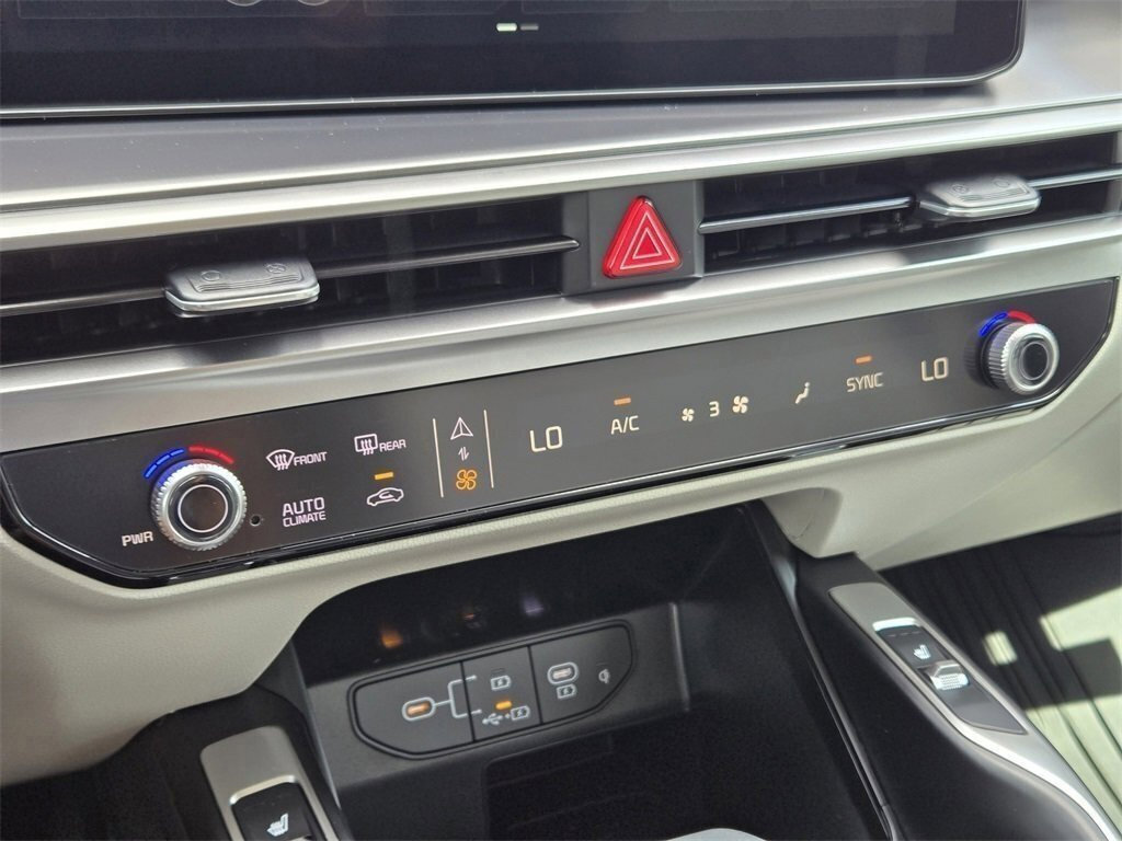 New 2026 Kia Sorento S w/ S Panoramic Sunroof Package image 16