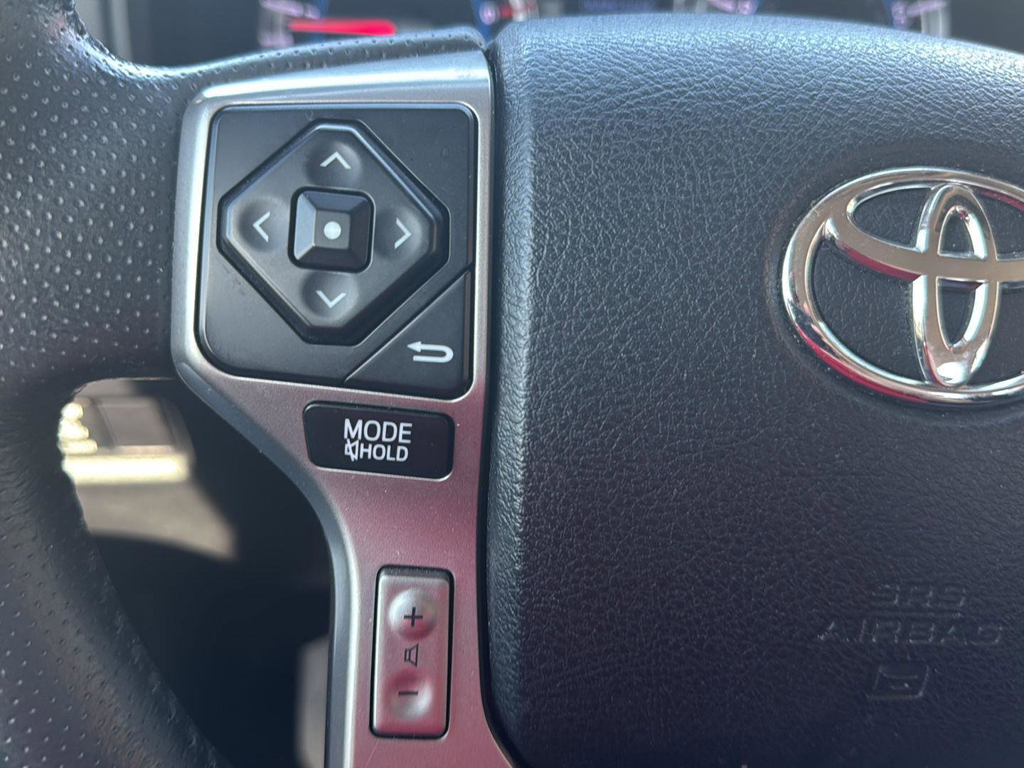 Used 2018 Toyota 4Runner SR5 image 21