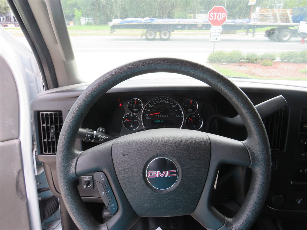 Used 2022 GMC Savana 2500 w/ Driver Convenience Package image 5