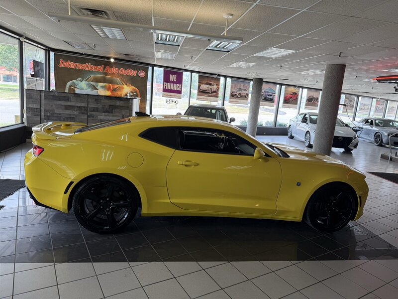Used 2017 Chevrolet Camaro LT RWD image 5