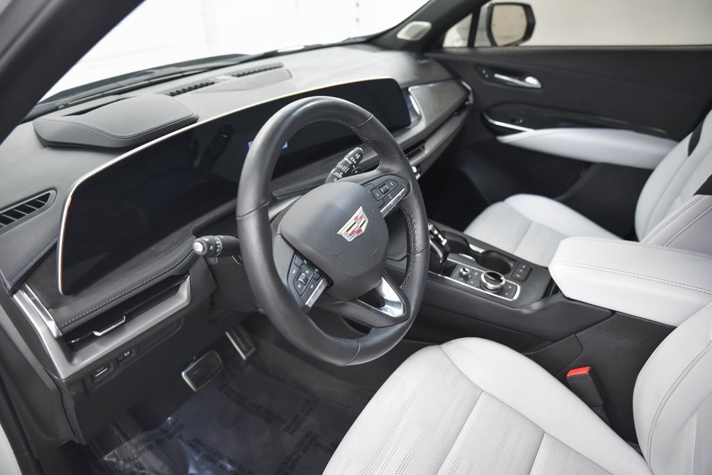 Used 2025 Cadillac XT4 Sport image 16