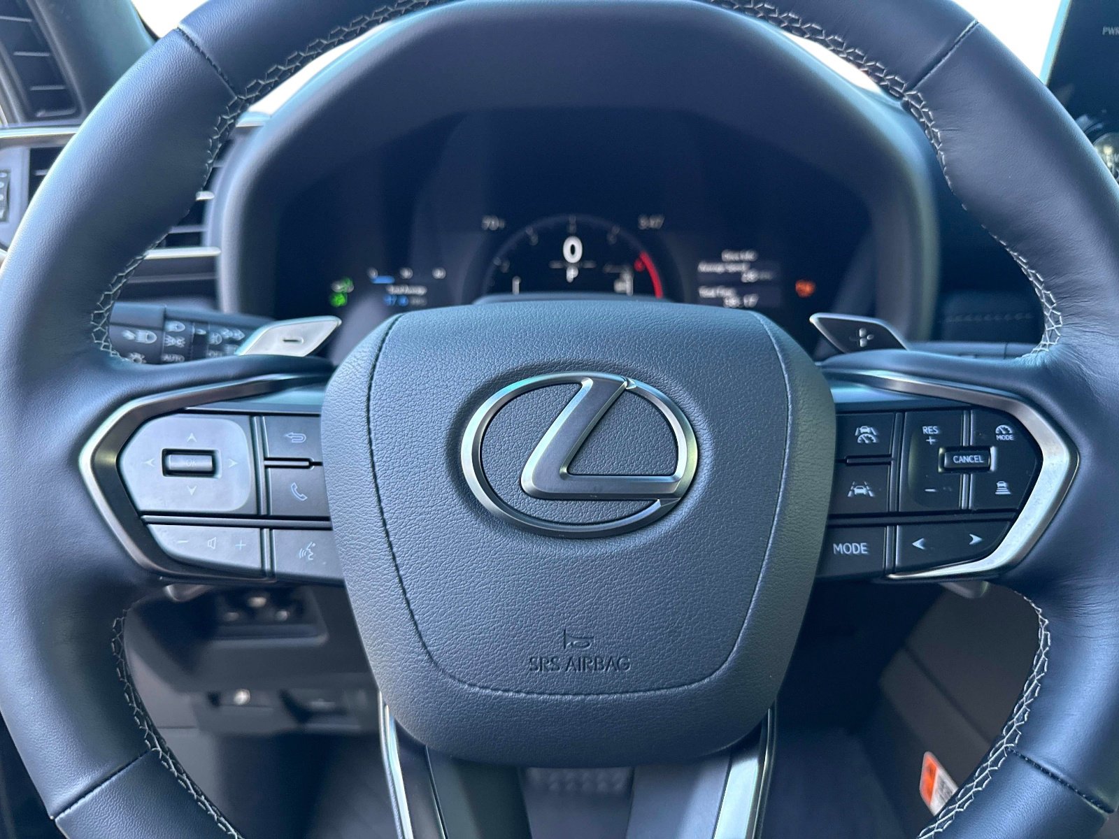 Certified 2025 Lexus LX 700h Overtrail image 30