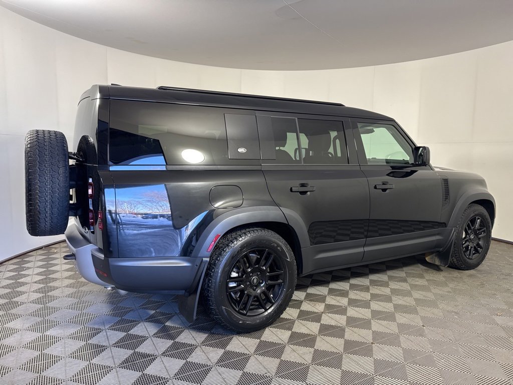 Used 2023 Land Rover Defender 130 S image 8
