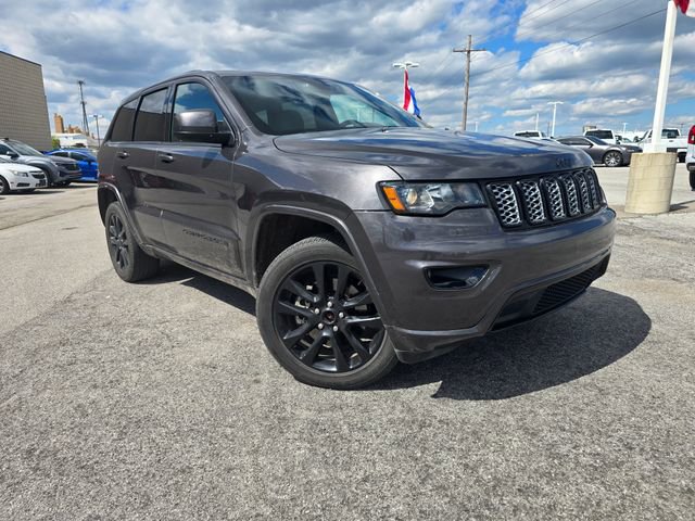 Used 2021 Jeep Grand Cherokee Laredo X AWD/4WD image 1