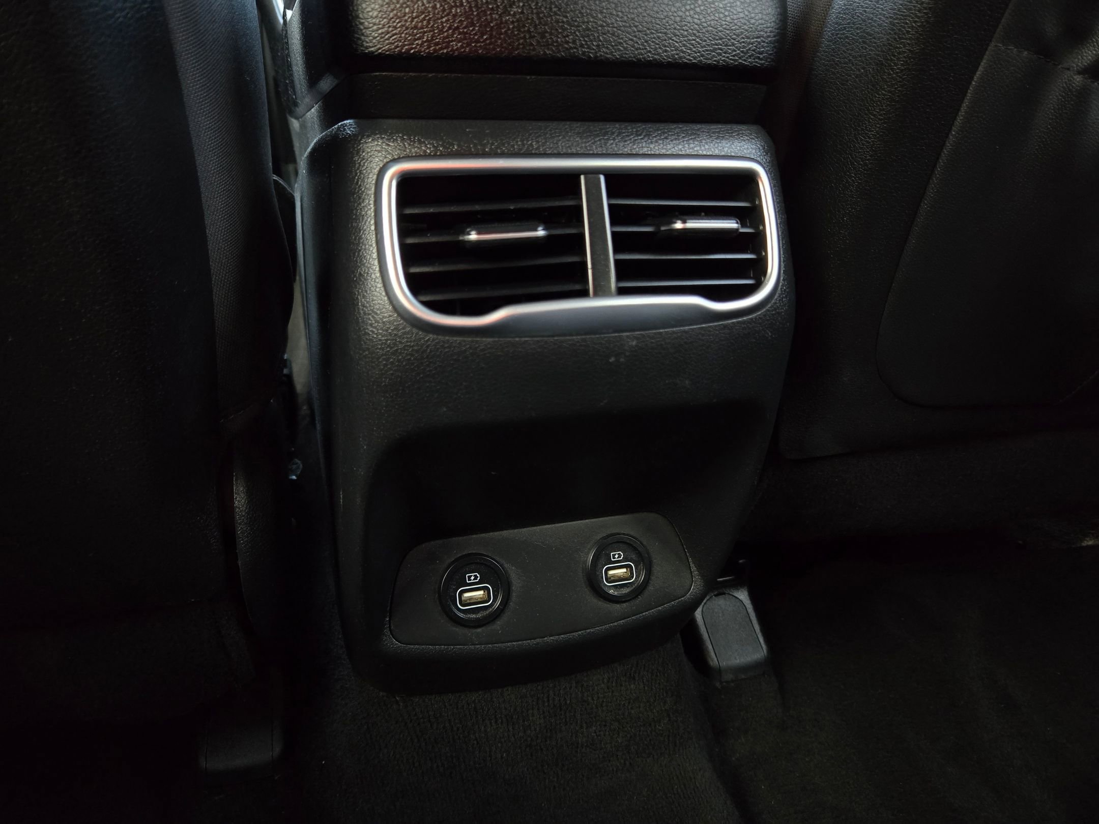 Used 2021 Hyundai Santa Fe SEL w/ Convenience Package image 33