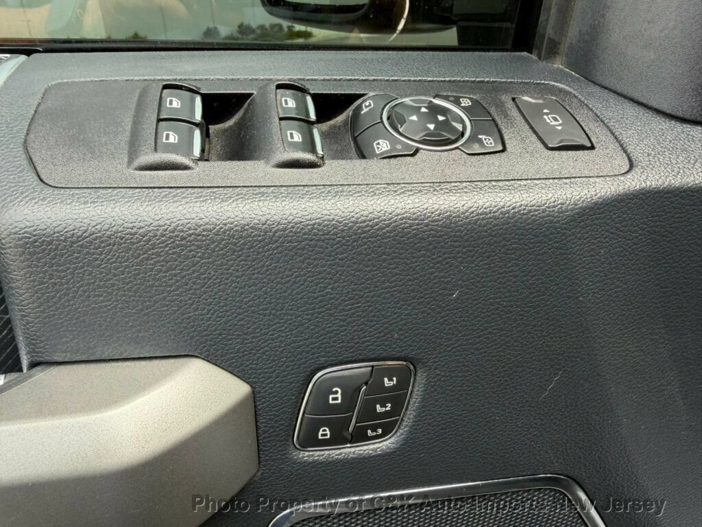 Used 2022 Ford F350 Platinum w/ FX4 Off-Road Package AWD/4WD image 22