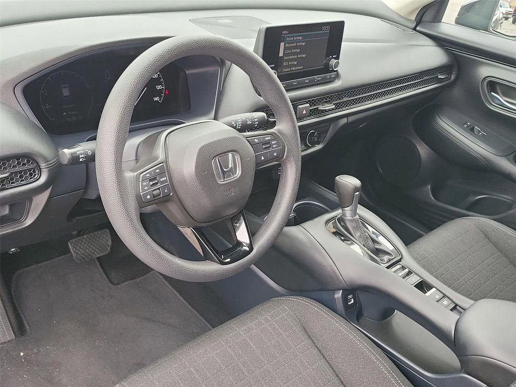 Used 2023 Honda HR-V LX image 2