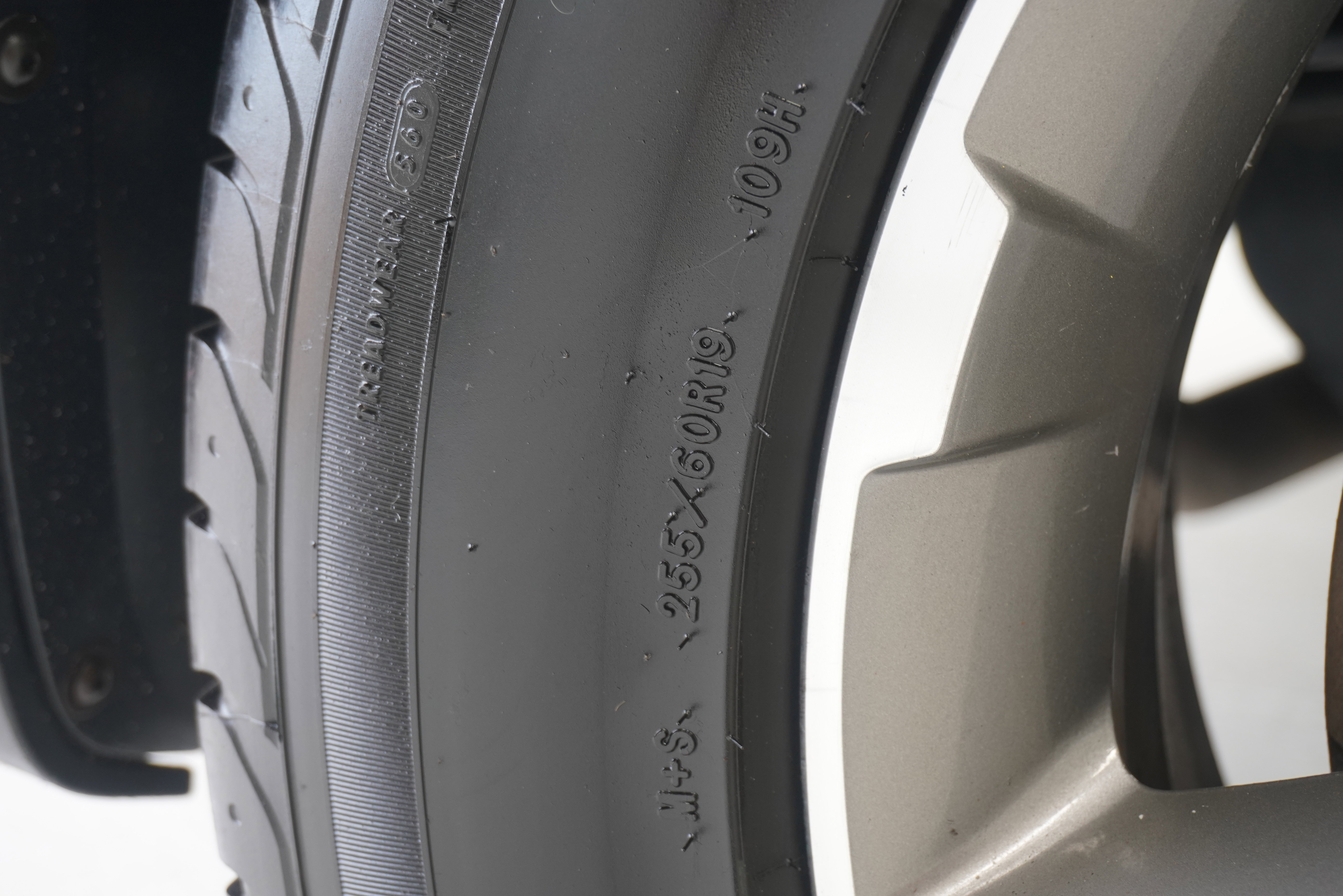 Used 2012 GMC Acadia SLT image 31