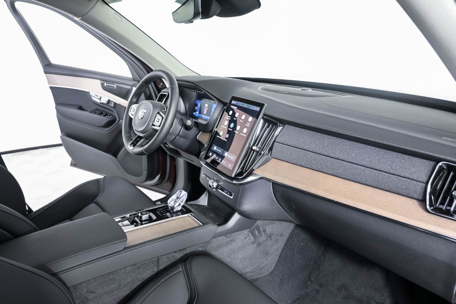 New 2026 Volvo XC90 B6 Plus w/ Protection Package Premier AWD/4WD image 24
