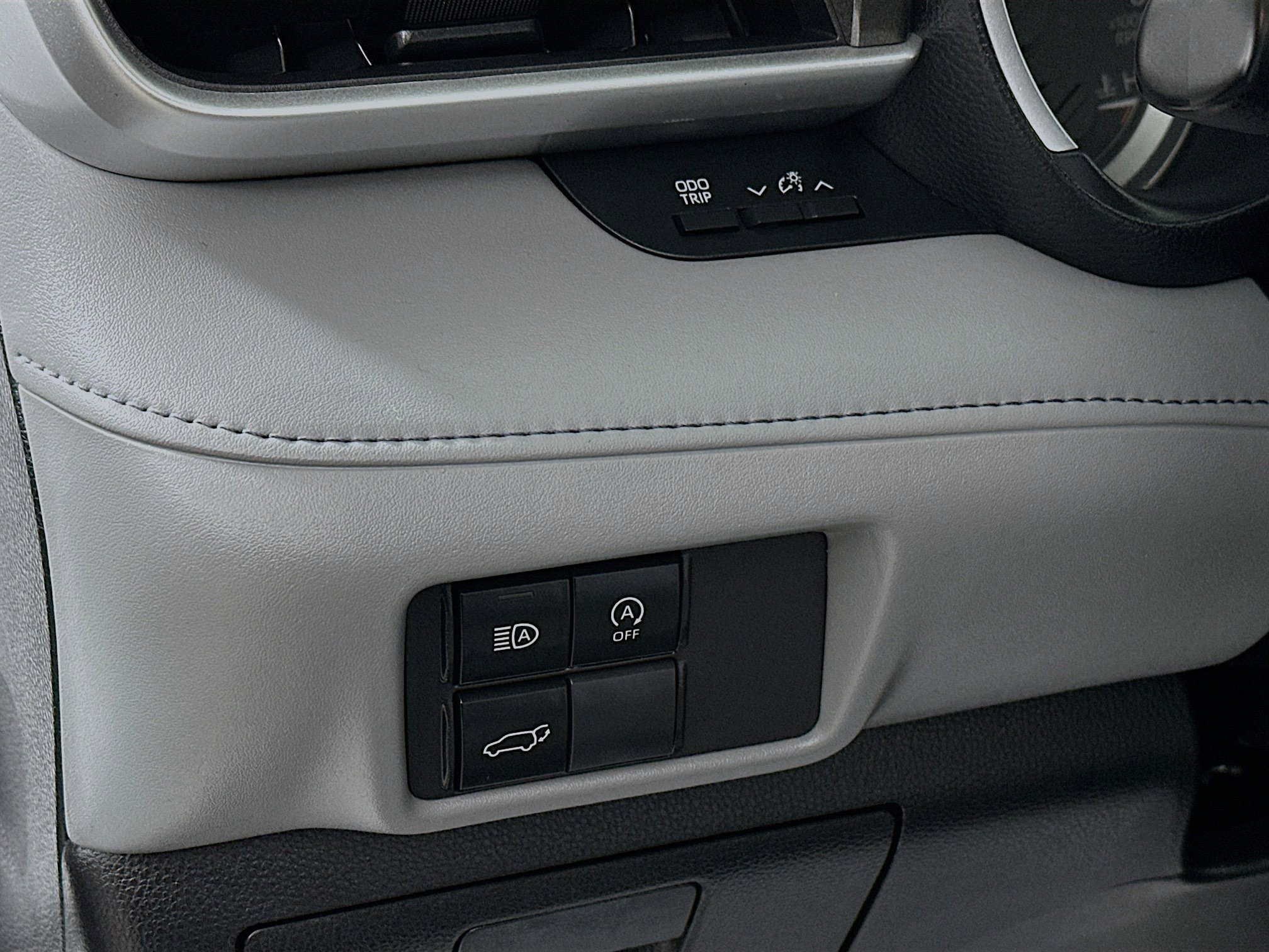 Used 2023 Toyota Highlander XLE image 10